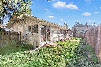 9720 SW Frewing St in Tigard, OR - Building Photo - Building Photo