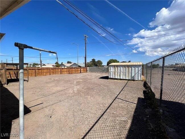 1344 Chestnut St in Henderson, NV - Building Photo - Building Photo