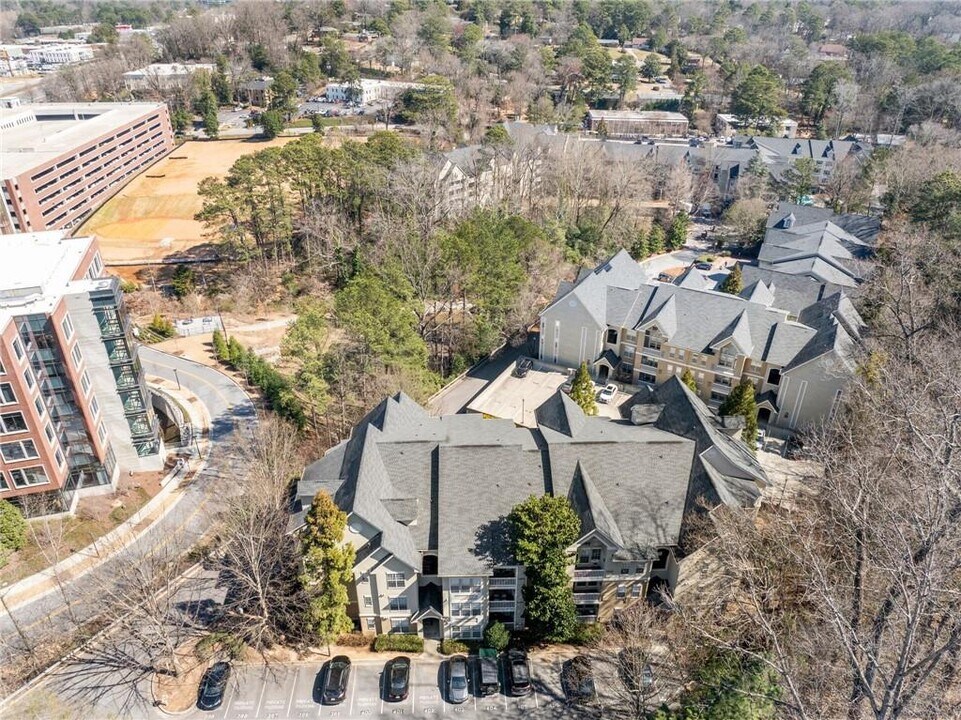 4007 Westchester Ridge NE in Atlanta, GA - Building Photo