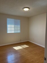 524 W 81st St in Los Angeles, CA - Building Photo - Building Photo
