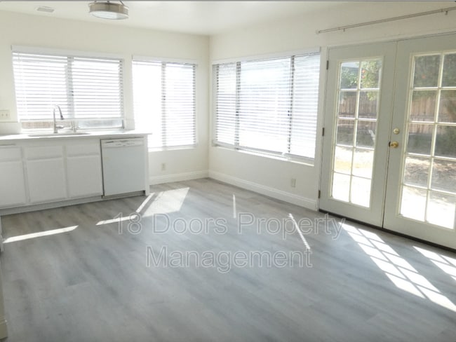 10202 Trails End Cir in San Diego, CA - Building Photo - Building Photo