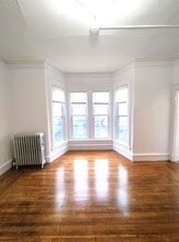 50 Common St in Providence, RI - Foto de edificio - Building Photo