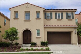 27 Manzanillo in Lake Forest, CA - Building Photo