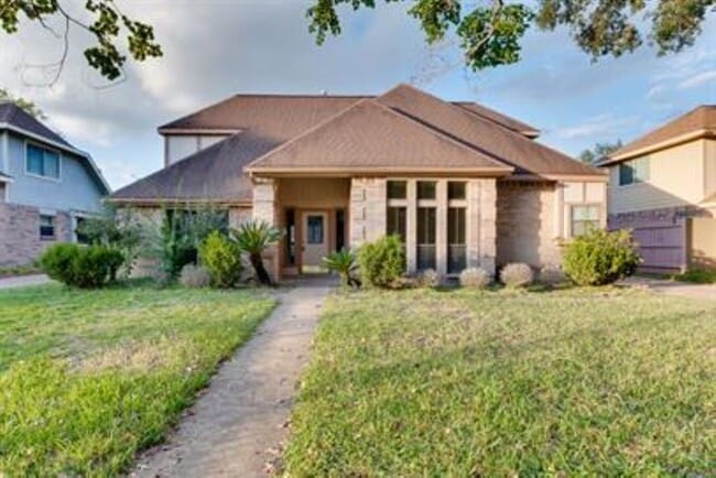property at 15114 Mira Vista Dr