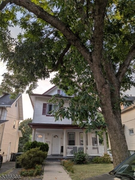 49 Feronia Wy in Rutherford, NJ - Building Photo