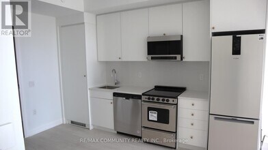 412-412 Silver Maple Rd in Oakville, ON - Building Photo - Building Photo