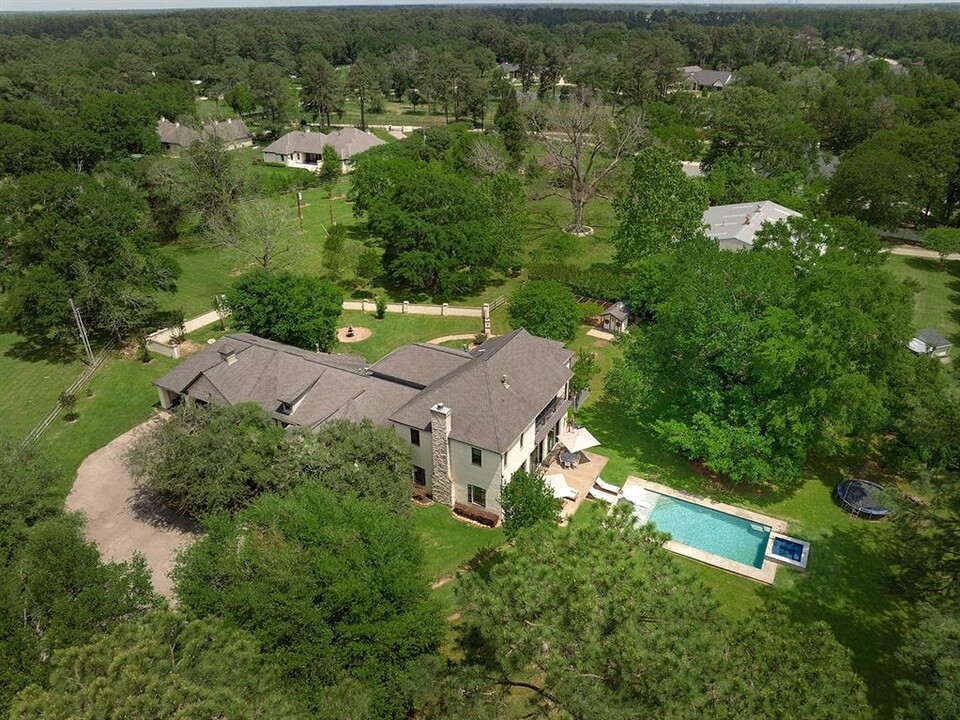 10989 Spell Rd in Tomball, TX - Building Photo