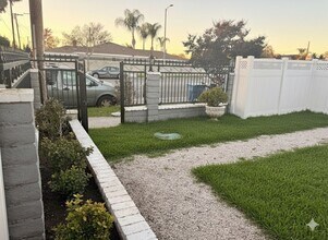 7598 Coldwater Canyon Ave in Los Angeles, CA - Foto de edificio - Building Photo