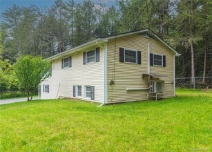 65 Berkshire Trail in Bethel, NY - Building Photo - Building Photo