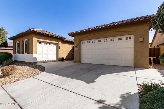 7845 W Fetlock Trail in Peoria, AZ - Foto de edificio - Building Photo