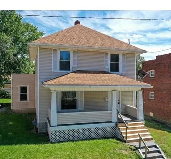 property at 420 N Baxter St