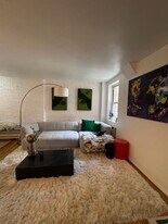 349 W 29th St in New York, NY - Building Photo