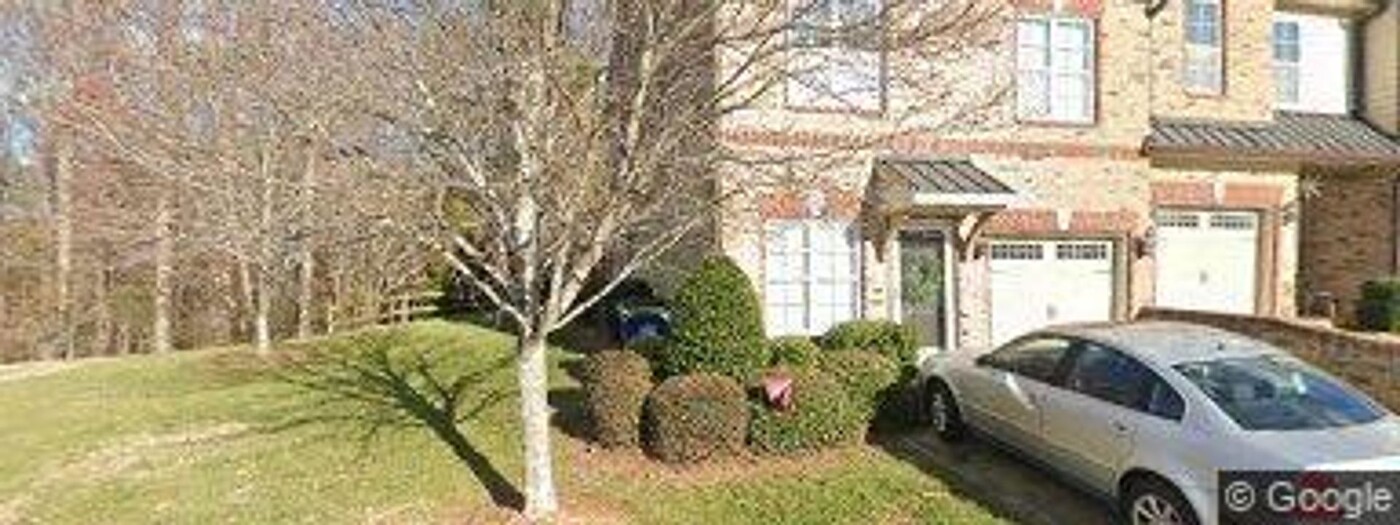 4934 Wyngate Village Dr in Winston-Salem, NC - Building Photo