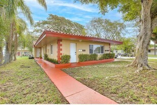17001 NE 20th Ave in North Miami Beach, FL - Building Photo