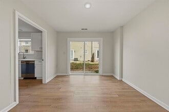 1225 N Lee Dr in Bowling Green, KY - Foto de edificio - Building Photo