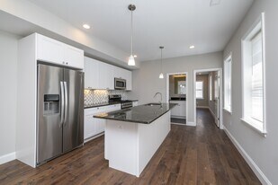 1 W Barney St in Baltimore, MD - Building Photo