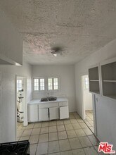 116 S Mathews St in Los Angeles, CA - Building Photo - Building Photo