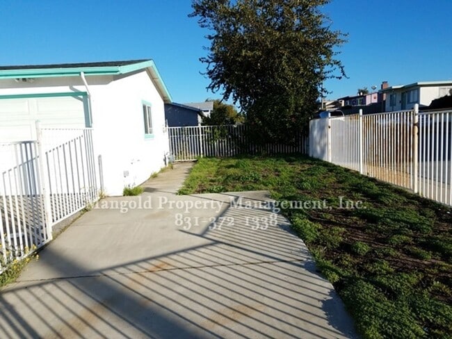 1497 San Pablo Ave in Seaside, CA - Building Photo - Building Photo