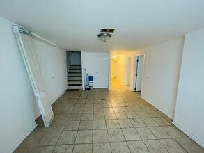 5214 W Crystal St, Unit 1 in Chicago, IL - Building Photo - Building Photo