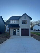 300 Burns Ave in Pine Mountain, GA - Building Photo