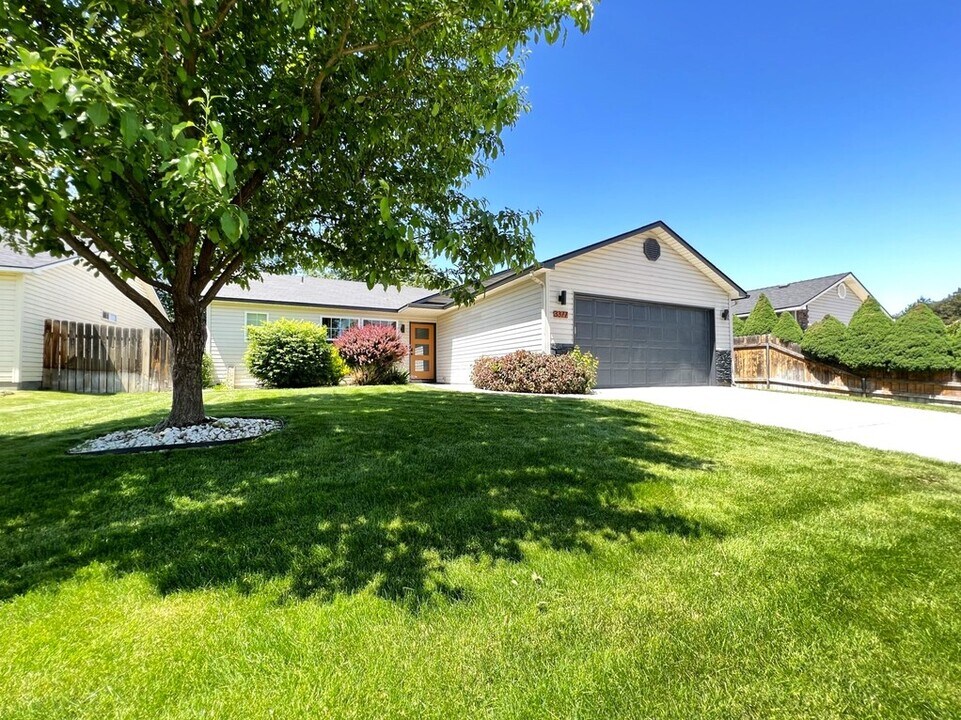 3377 S Annett Ave in Boise, ID - Building Photo