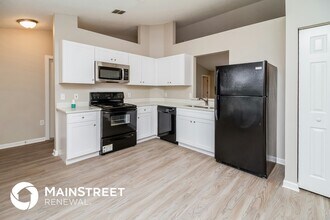 911 Louvre Ct in Kissimmee, FL - Building Photo - Building Photo