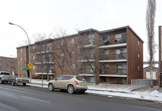 Green Gables in Calgary, AB - Building Photo - Building Photo
