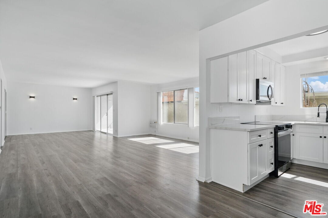 621 San Vicente Blvd in Santa Monica, CA - Building Photo