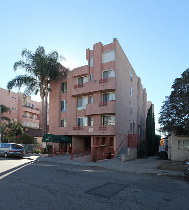 6522 La Mirada Ave in Los Angeles, CA - Building Photo