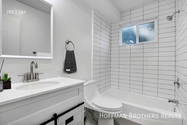 161 S Burlington Ave in Los Angeles, CA - Foto de edificio - Building Photo