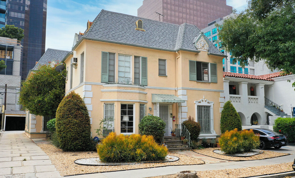 Orange Parcels in Los Angeles, CA - Building Photo