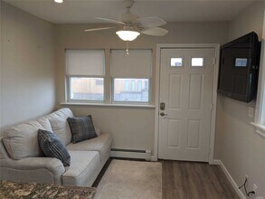 979 Oceanfront-Unit -15 in Long Beach, NY - Building Photo - Building Photo