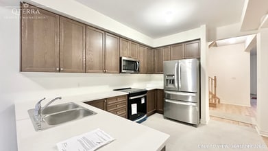 1-643 Fleetwood Dr in Oshawa, ON - Building Photo - Building Photo