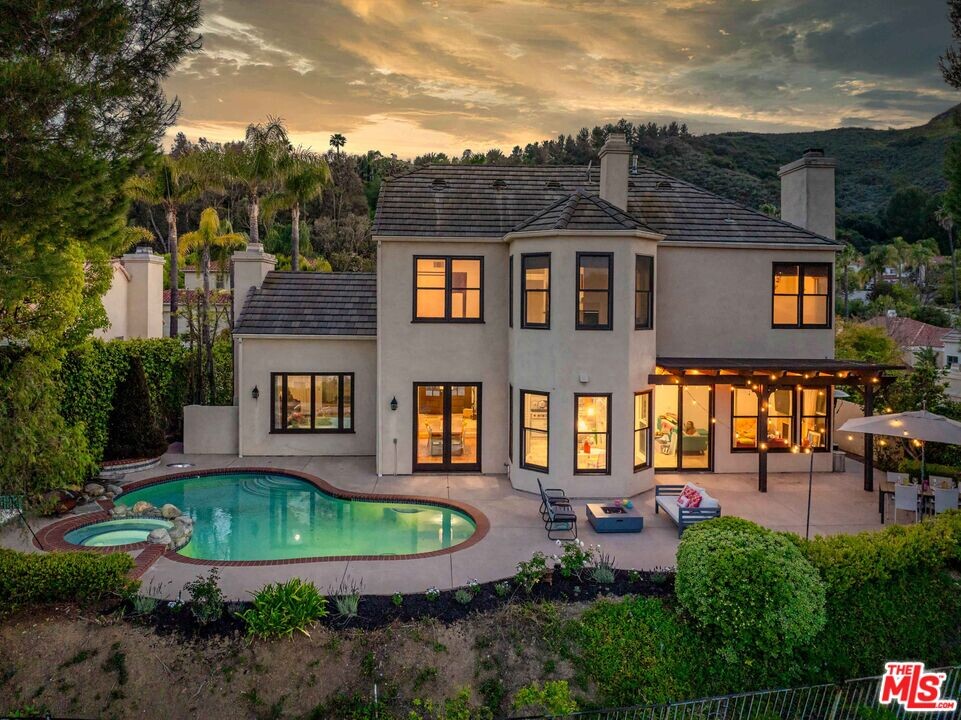 3458 Malaga Ct in Calabasas, CA - Building Photo