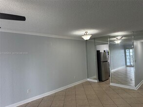7981 S French Dr in Pembroke Pines, FL - Building Photo - Building Photo