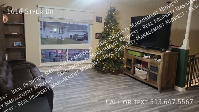 1616 Styer Dr in New Carlisle, OH - Building Photo - Building Photo