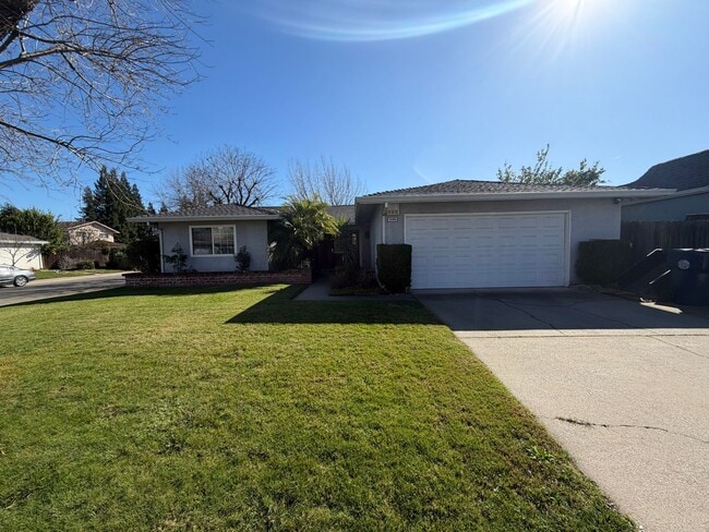 8384 Mediterranean Way in Sacramento, CA - Building Photo - Building Photo