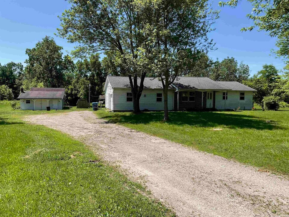 13928 Parent Rd in New Haven, IN - Building Photo