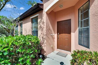 178 Shell Falls Dr in Apollo Beach, FL - Building Photo - Building Photo