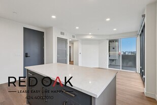 5717 Carlton Way in Los Angeles, CA - Building Photo