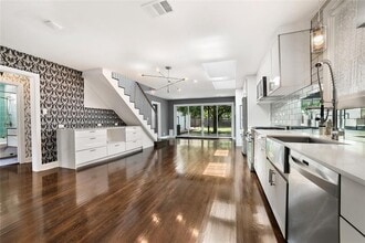 903 W Mary St in Austin, TX - Foto de edificio - Building Photo