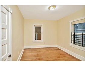 106 Greenbrier St-Unit -1 in Boston, MA - Building Photo - Building Photo