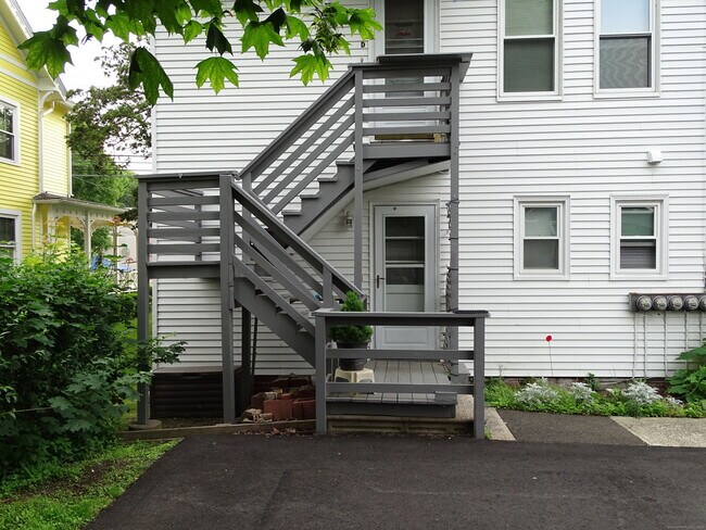 146 Montowese St in Branford, CT - Building Photo - Building Photo