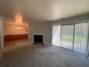 4801 Spring Lake Dr in Charlotte, NC - Building Photo - Building Photo