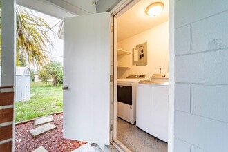 51 N Cortez Ave in Winter Springs, FL - Building Photo - Building Photo