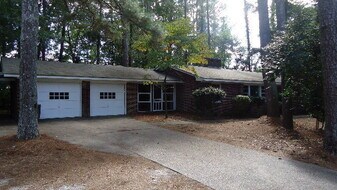 1622 Maple St in Carrollton, GA - Building Photo