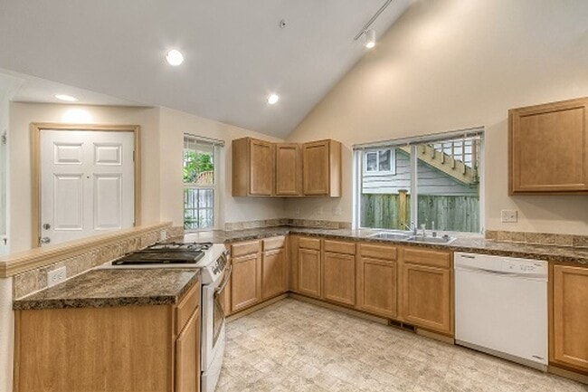1007 SW 150th St in Burien, WA - Building Photo - Building Photo