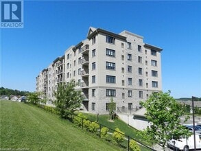 776 Laurelwood Dr in Waterloo, ON - Building Photo - Building Photo