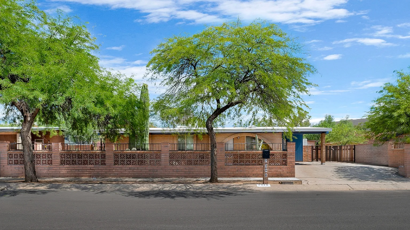 7398 N Patriot Dr in Tucson, AZ - Foto de edificio