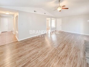 6395 Golden Park Dr in Memphis, TN - Building Photo - Building Photo